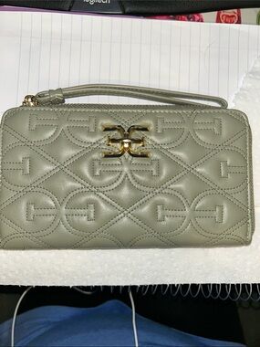 Sam Edelman Sage‎ Green Quilted Zip Around Wallet Wristlet